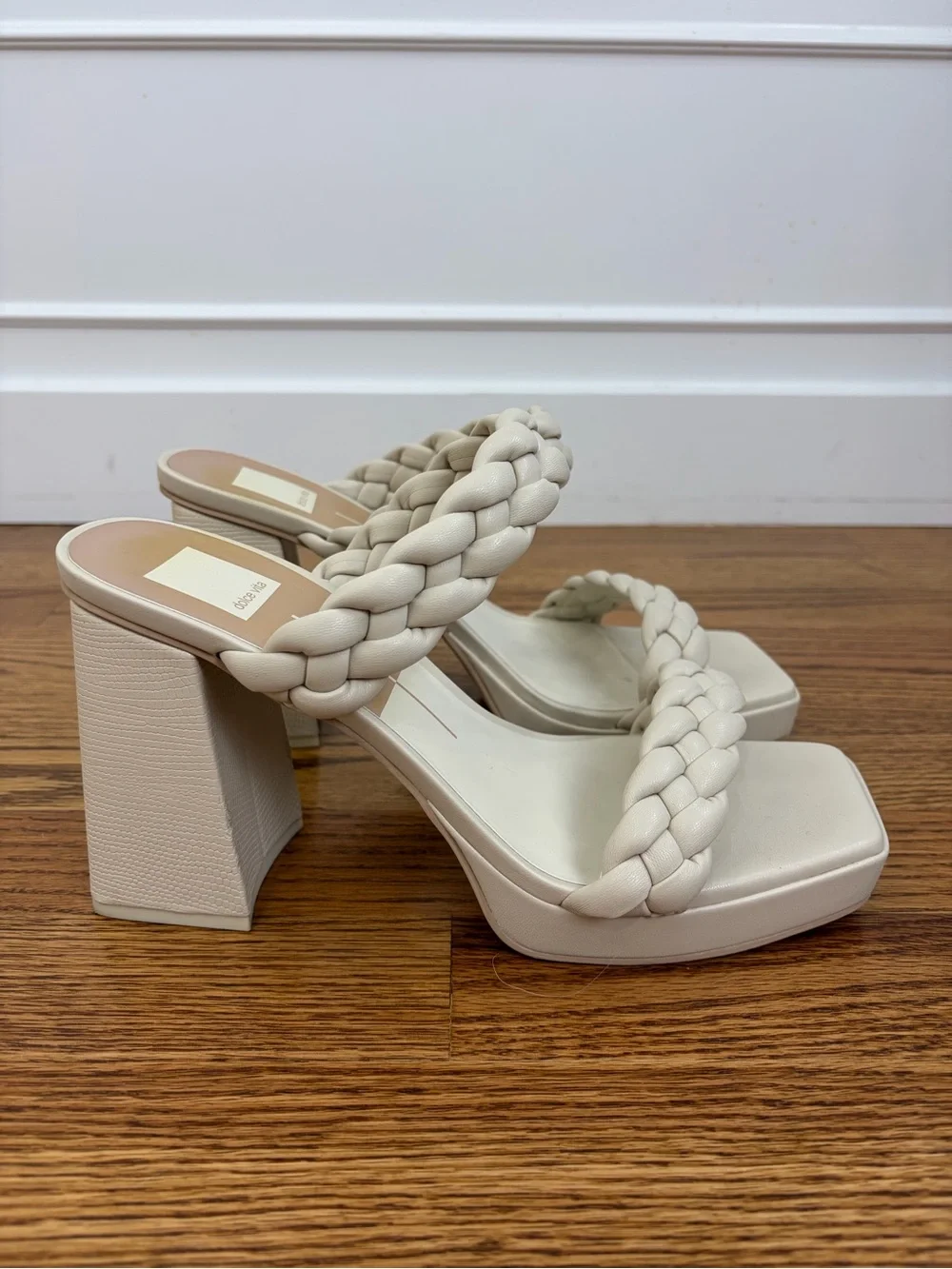 Dolce Vita Ashby Ivory Stella Braided Two-Band City Sandals (10)